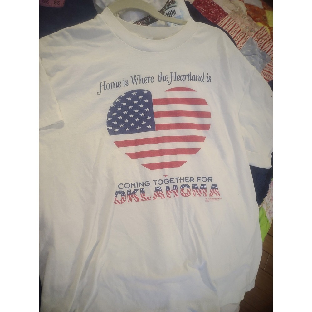 Vintage 1995 Oklahoma Heartland T-Shirt Hanes Heavyweight White Large USA Fabric